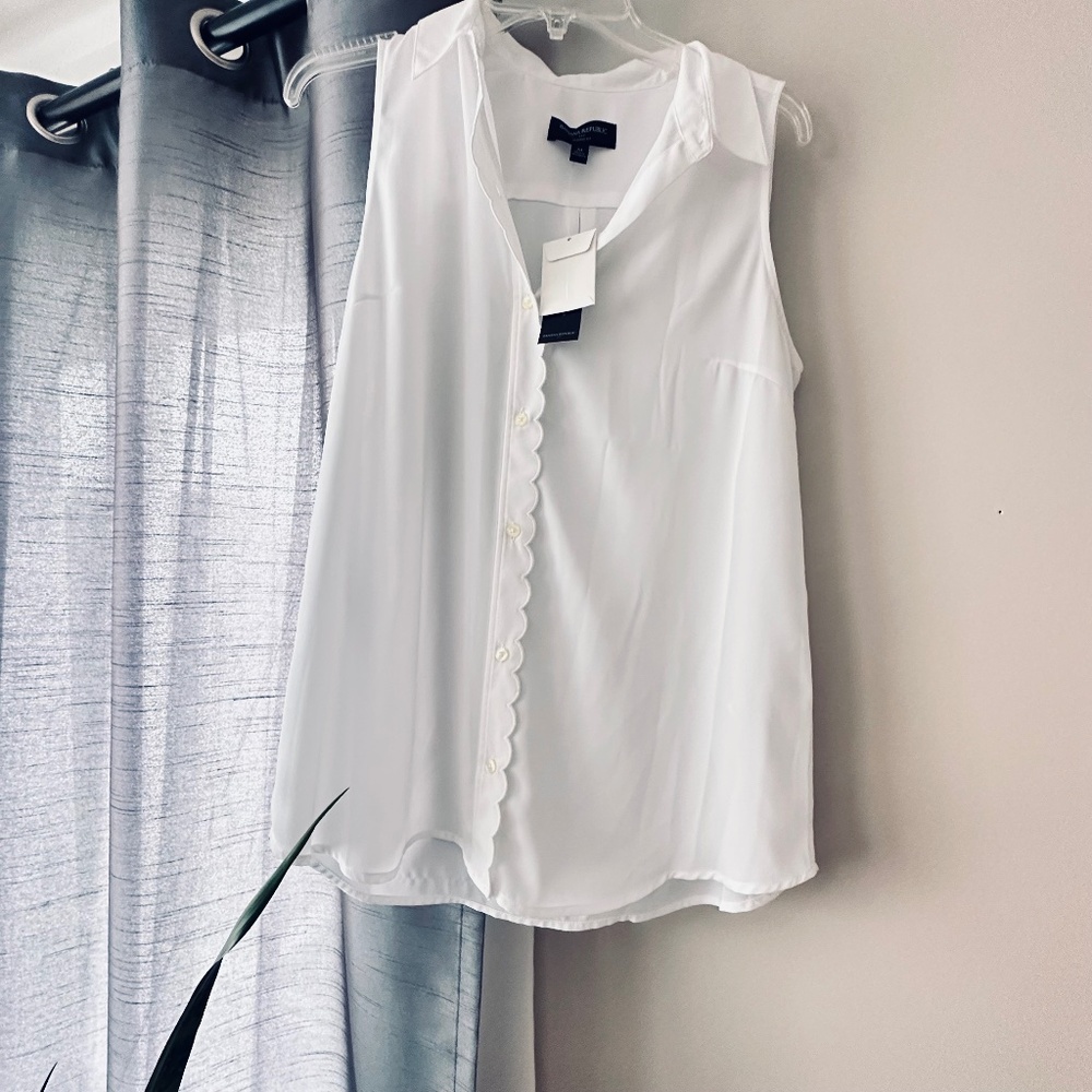 Bana Republic Factory Sleeveless Blouse - size M - NWT